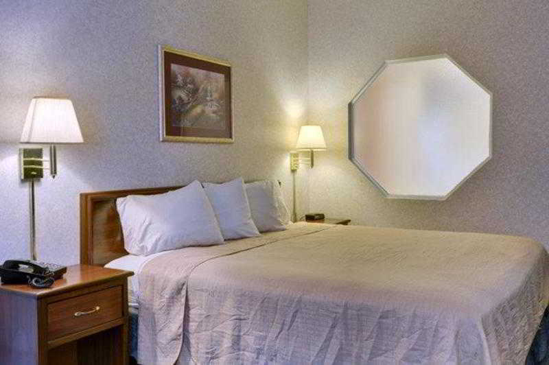 Best Western Plaza Hotel Saugatuck Zewnętrze zdjęcie